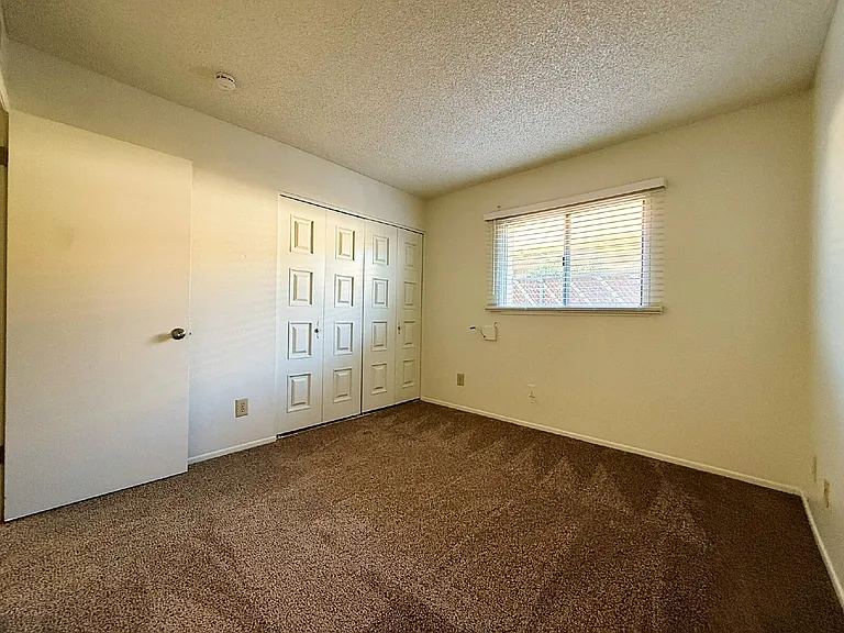 5208 W Calavar Rd — Photo 27