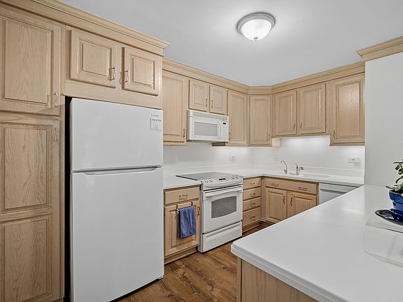 5th image of 250 Ridge Ave APT 1C