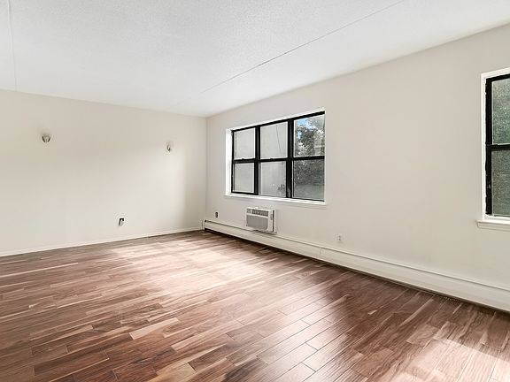 4th image of 223 W 121st St APT 3