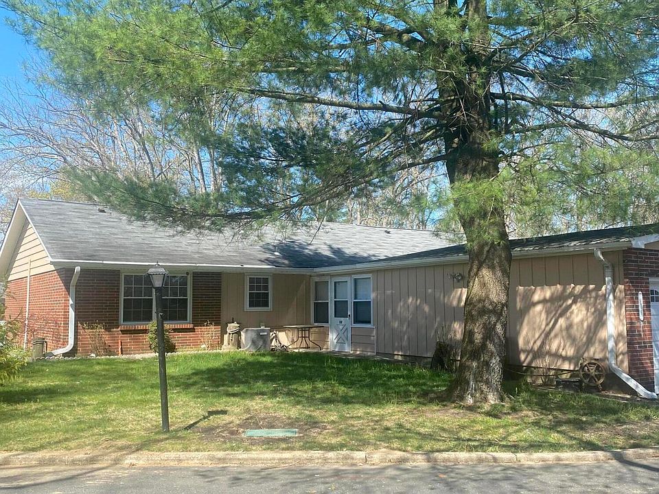 1st image of 81F Dorchester Drive