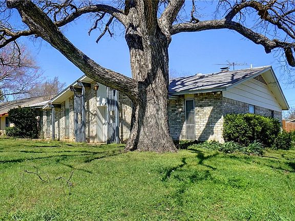 2nd image of 601 Idlewilde Dr