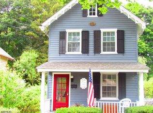 408 Hardwick St, Belvidere, NJ 07823