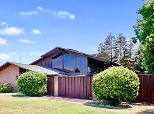 708 W Pine St, Exeter, CA 93221