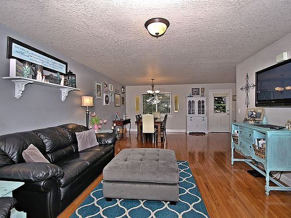 living room to dining room