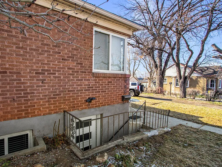 986 E Lowell Ave — Photo 12