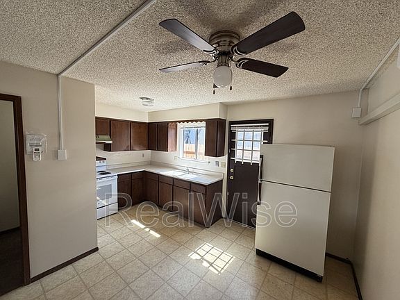 4th image of 1120 SW 5th St Unit B
