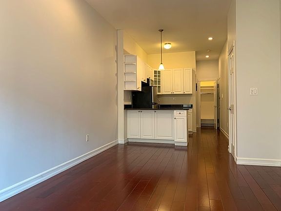 2nd image of 241 E 58th St APT 5B