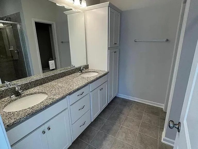 1049 Islip Pl — Photo 32