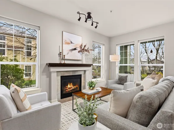 7709 Fairway Avenue SE #102, Snoqualmie, WA 98065