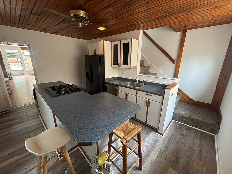 3916 Terrace St — Photo 4