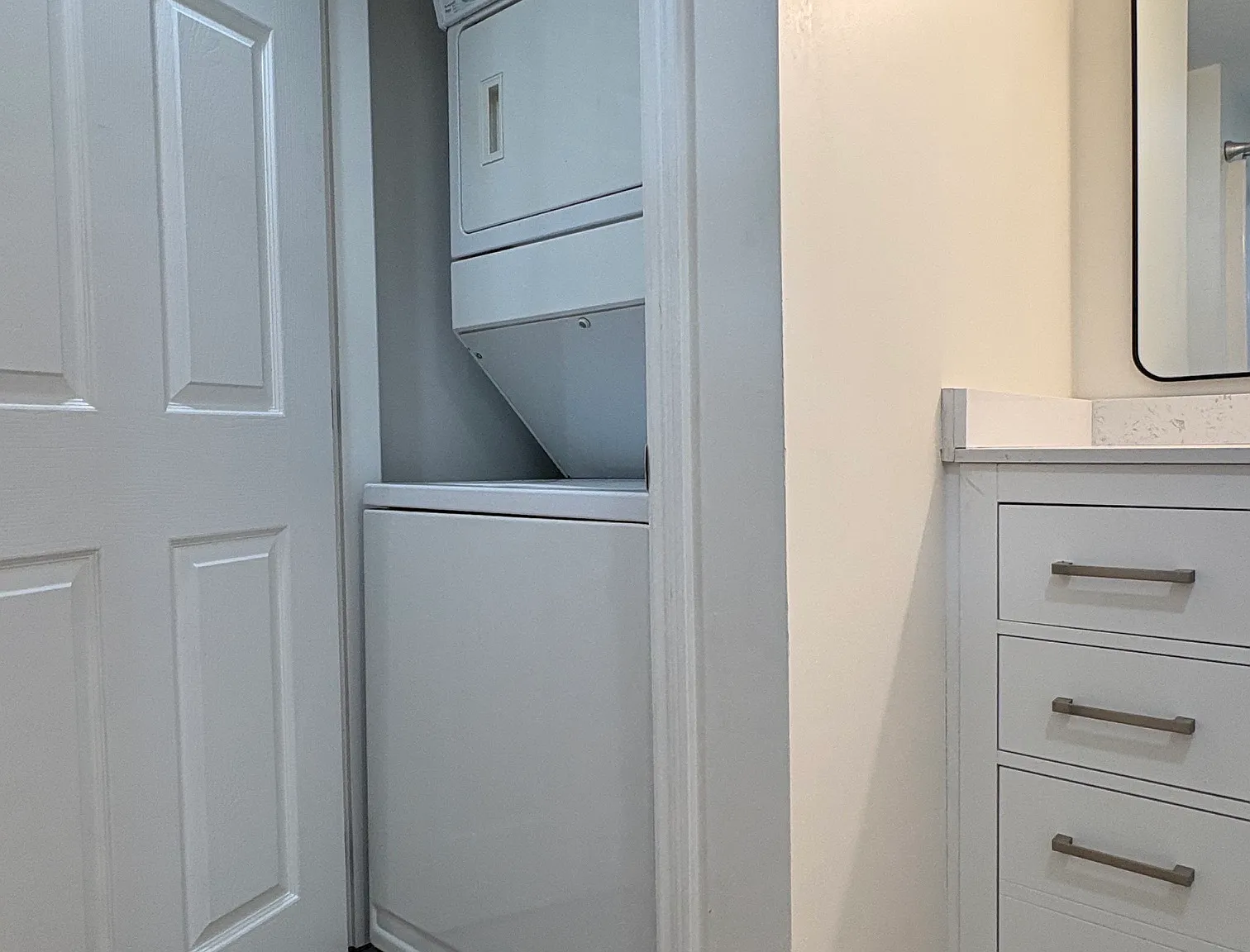 1 bed, 950 sqft, $1,650 — Photo 4