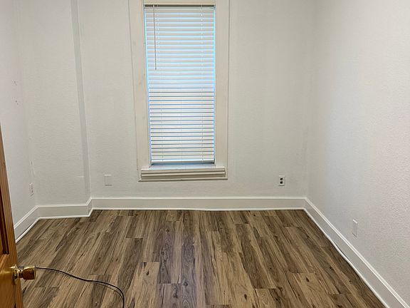 5th image of 460 Loras Blvd #1