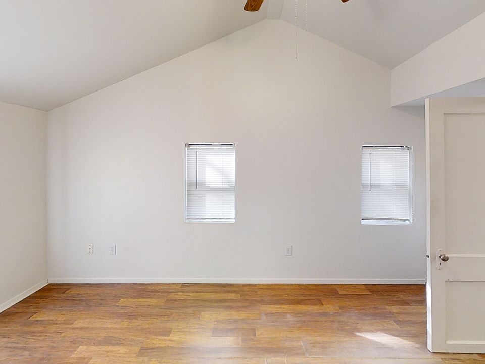 1022-W-University-Unfurnished(2)_12072022
