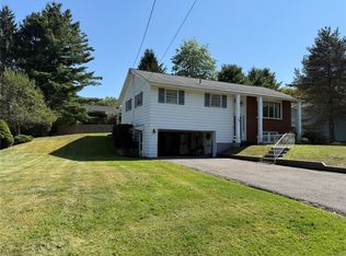 1008 Park Hill Dr, Endwell, NY 13760