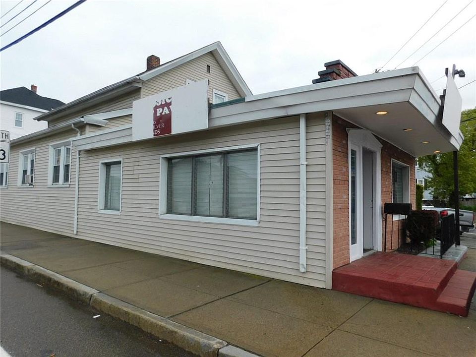 226 Washington St, West Warwick, RI 02893 Zillow