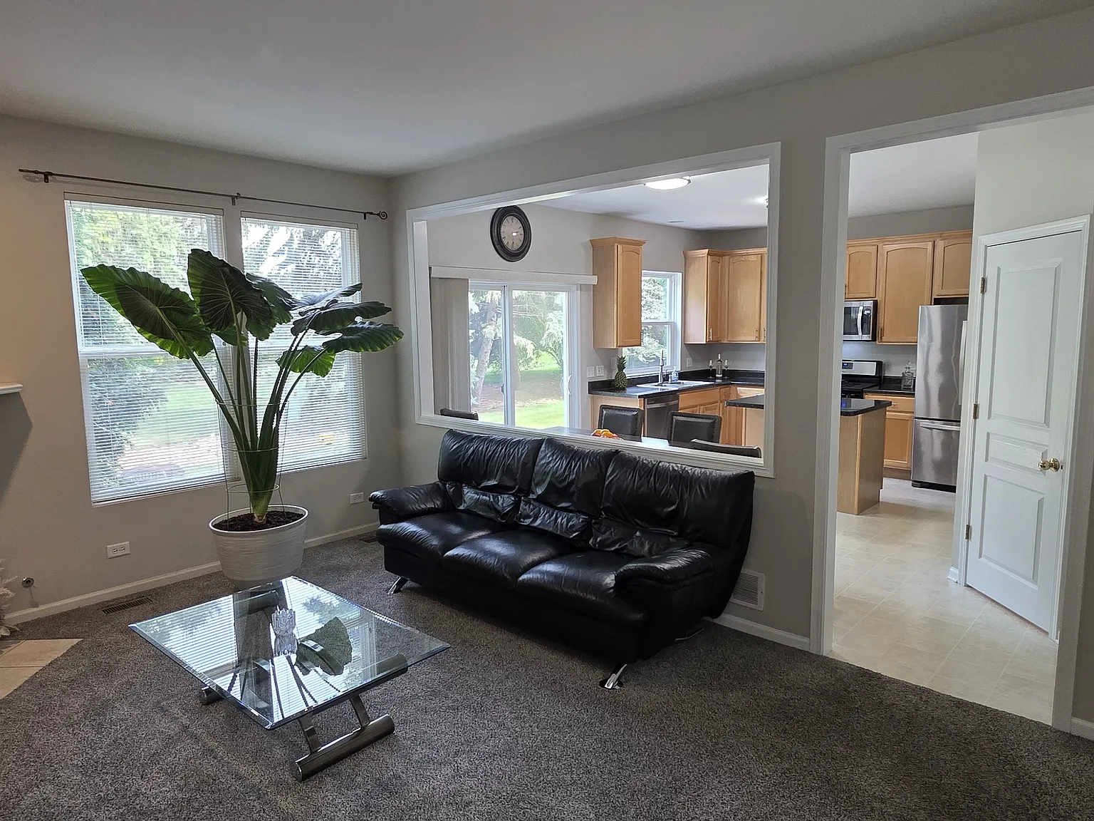 3 bed, 2.5 bath, 1705 sqft, $2,750 — Photo 4