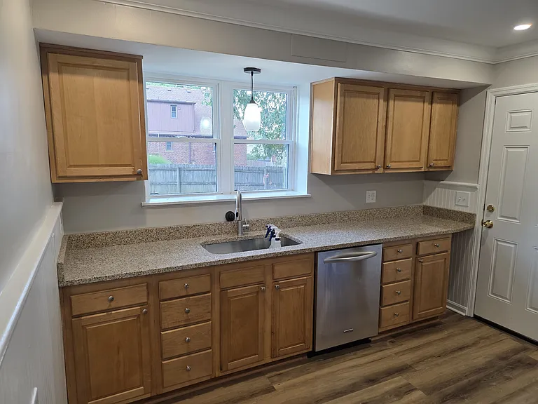3244 Werk Rd — Photo 2
