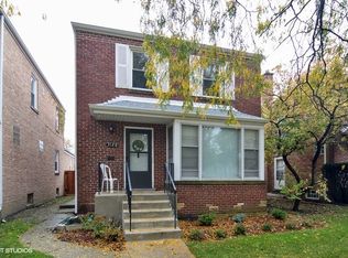 3127 W Jarvis Ave, Chicago, IL 60645