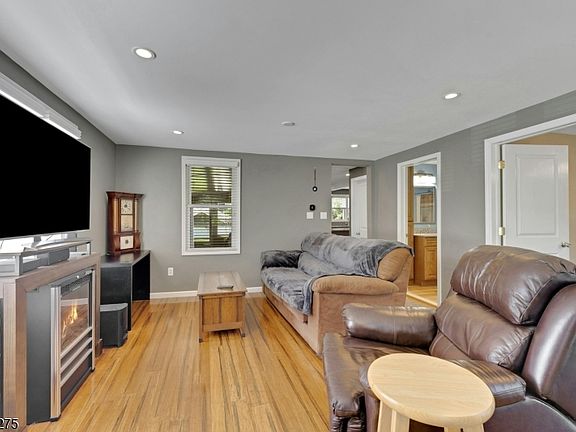 2nd image of 106 Steinmetz Rd