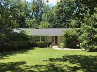 4048 Skyland Dr, Kingsport, TN 37664