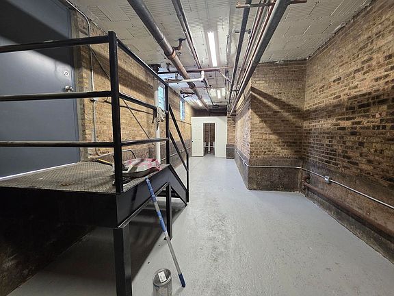 2nd image of 4715-23 N Winchester Ave #4719