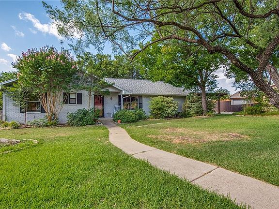 2nd image of 3010 Cortez Ct E