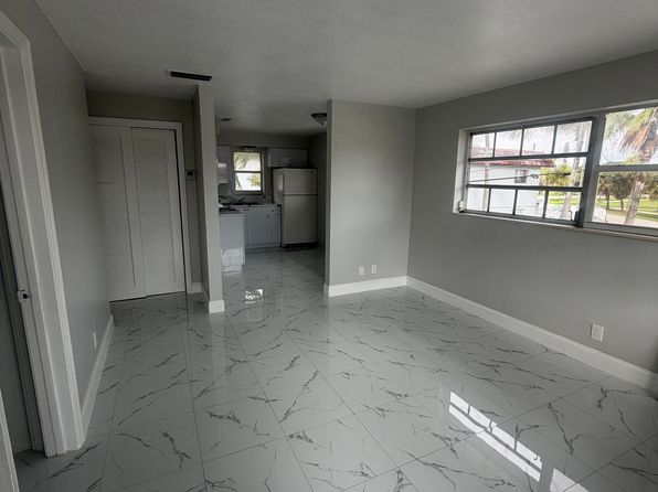 770 SW 8th St APT 209