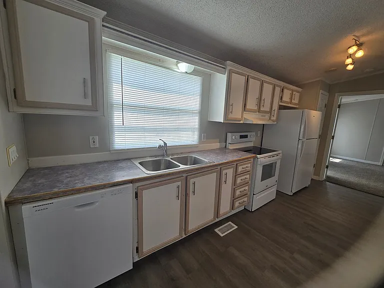 1194 Juniper Dr — Photo 5