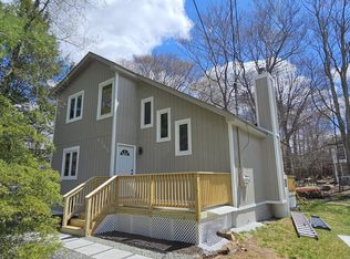 6002 Boardwalk Dr, Tobyhanna, PA 18466