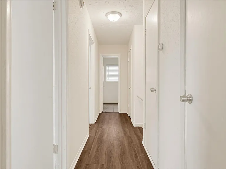 539 Belwin Dr — Photo 22