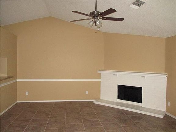 2nd image of 521 Nightshade Dr