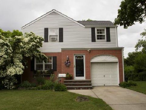 1st image of 113 Greenway E