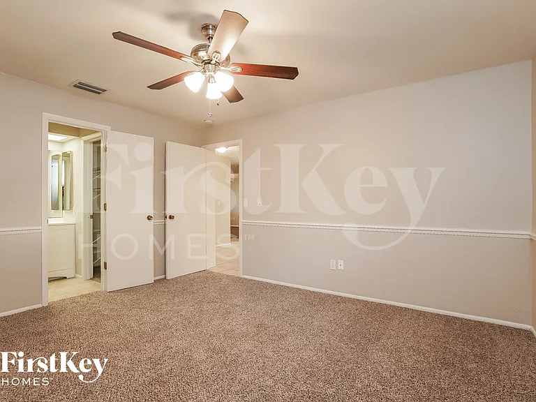 1931 SE 10th Pl — Photo 10