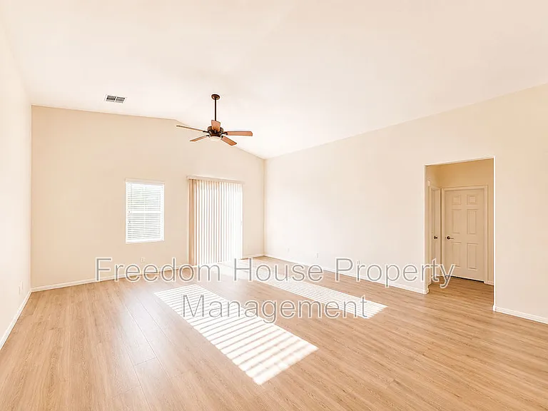 6451 Goodale St — Photo 8