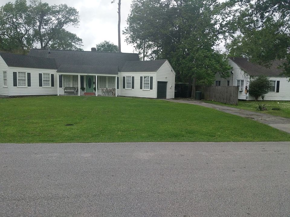 2nd image of 1517 East Dr