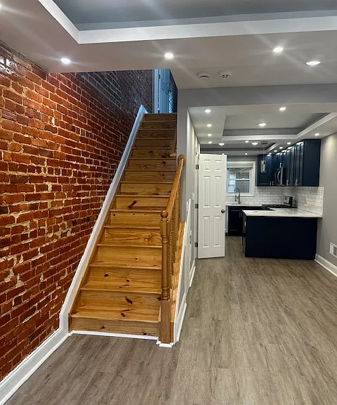 703 N Port St — Photo 4