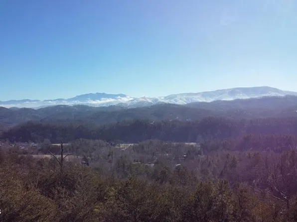 3080 Misty Bluff Trl, Sevierville, TN 37862