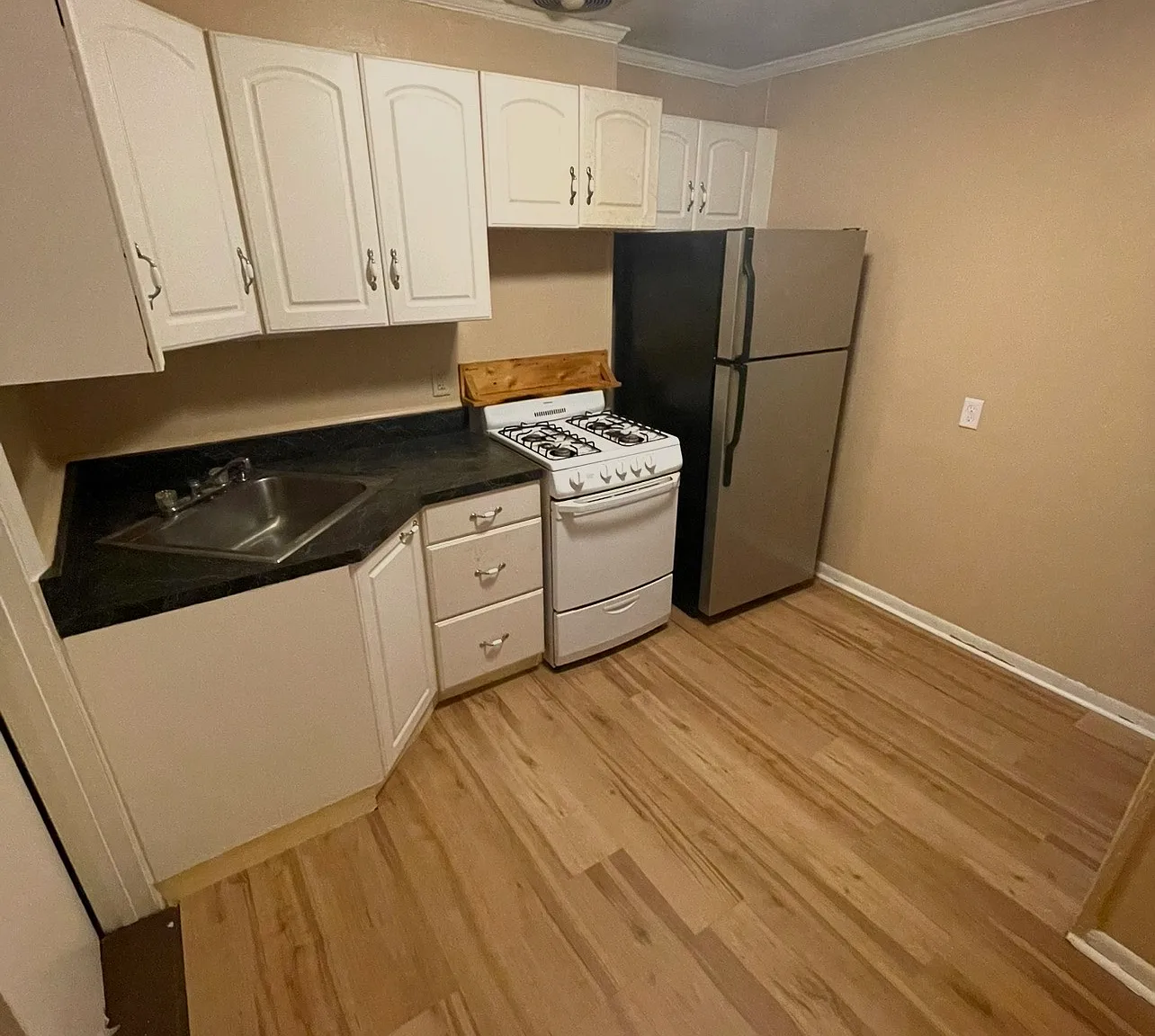 2 bed, 689 sqft, $1,450 — Photo 1