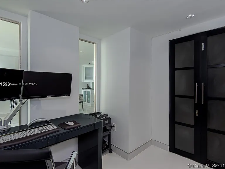 19390 Collins Ave #1121 — Photo 25