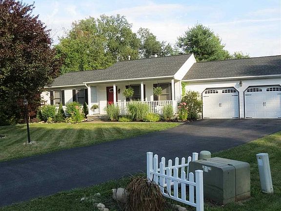 2nd image of 12 Beverly Pl
