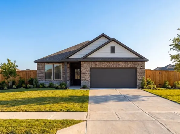 421 Jacks Pl, Seguin, TX 78155