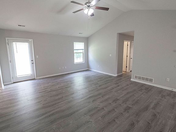 4th image of 1420 Bodie Dr