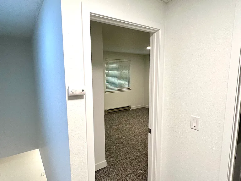 504 Kendall St — Photo 17