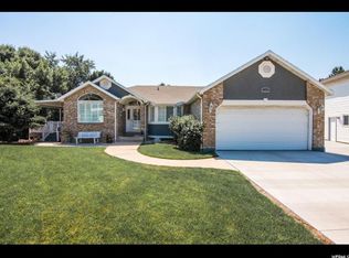 162 E Shadowbrook Ln, Kaysville, UT 84037