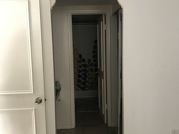 Hall2