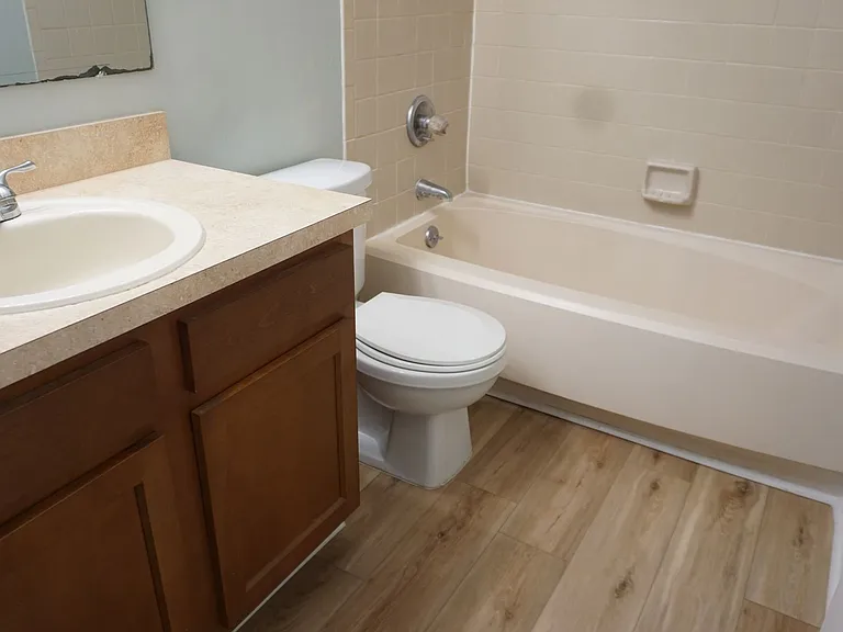 5492 Pinehaven Ct — Photo 12