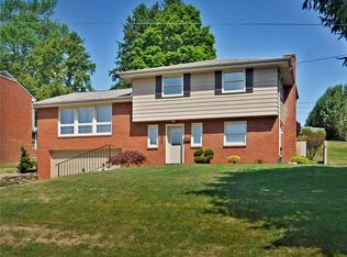 1300 Deerfield Dr, Monroeville, PA 15146