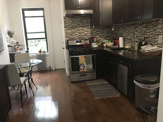 Rented by Realty Collective | media 10