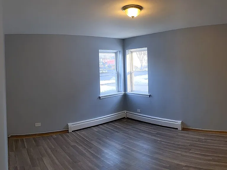9208 S Kedzie Ave — Photo 6