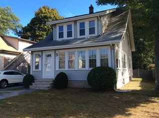 713 Main St, Woburn, MA 01801